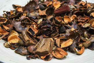 香料的魅力 从天然中草药到现代成药的多重应用与免费PS工具资源分享